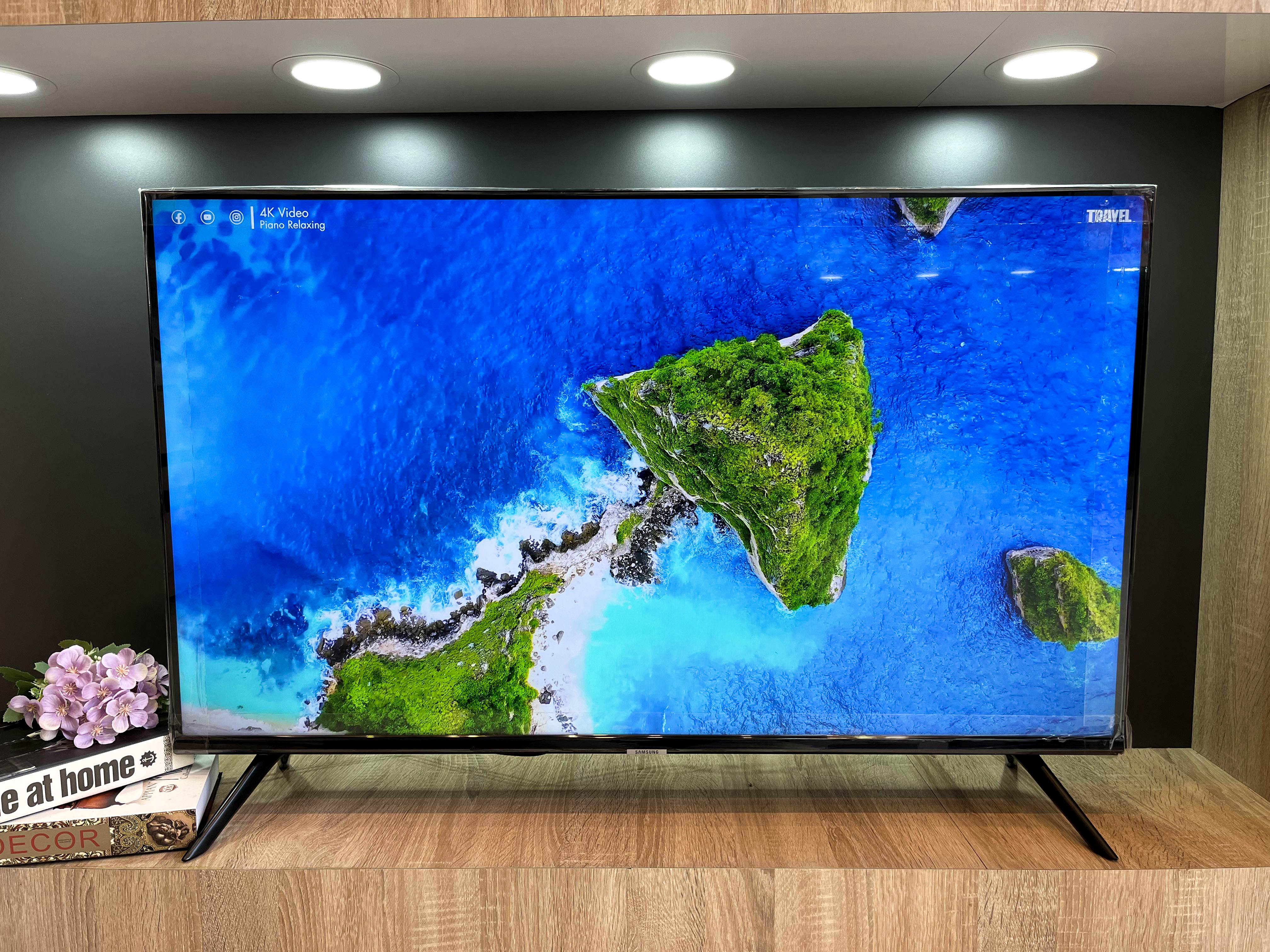 SAMSUNG Smart 4K Crystal UHD TV (43", Smart,4K) รุ่น UA43AU7002KXXT