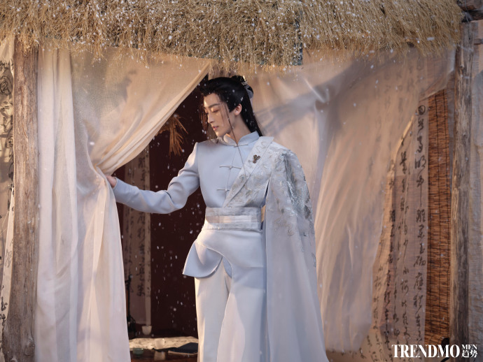 Pre - นิตยสาร TrendmoMen趋势 เหอลั่วลั่ว HeLuoLuo R1SE 何洛洛 2024