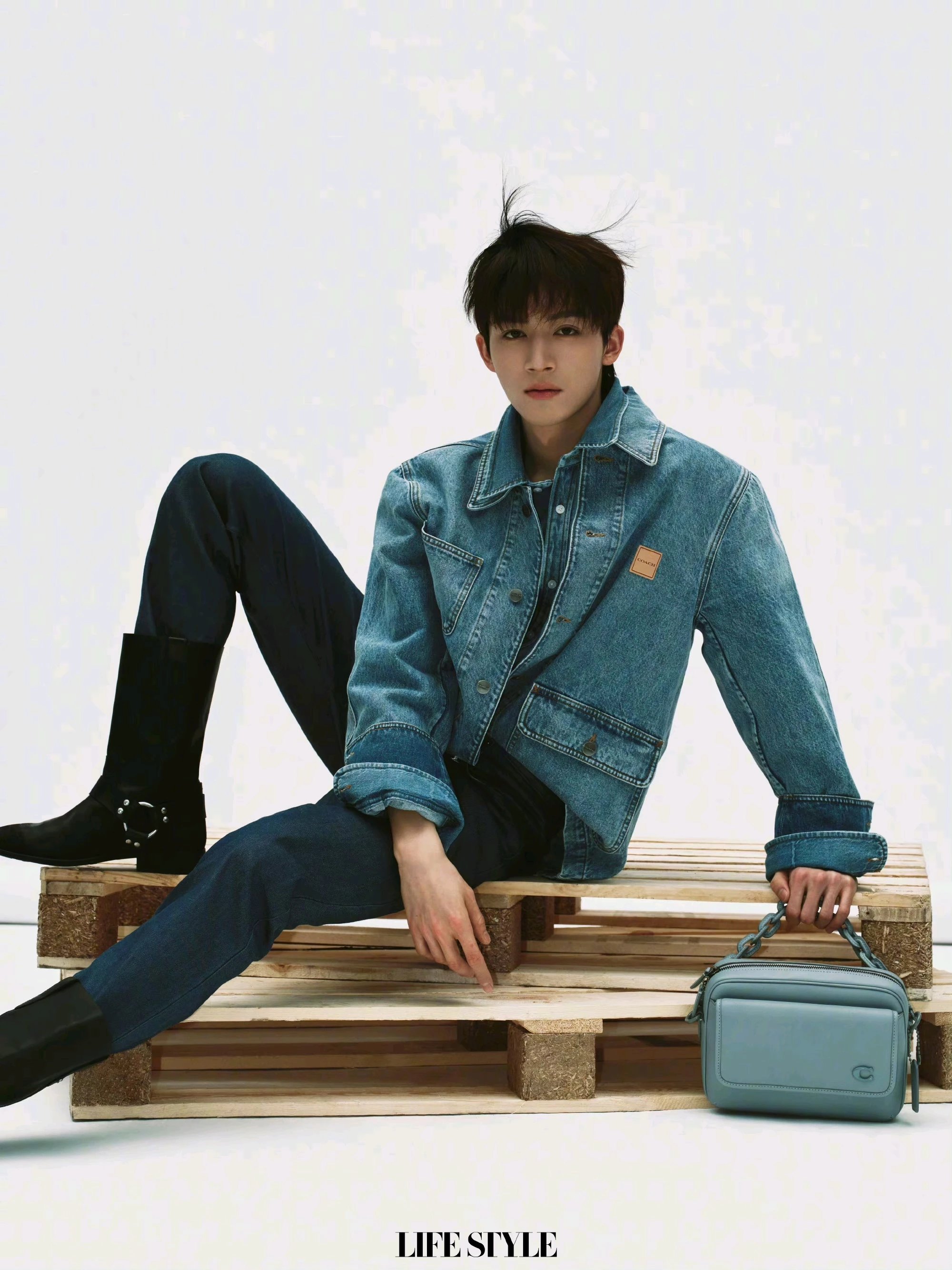 Pre - นิตยสาร Lifestyle 精品购物指南 หวังซิงเยว่ WangXingyue 3/2024