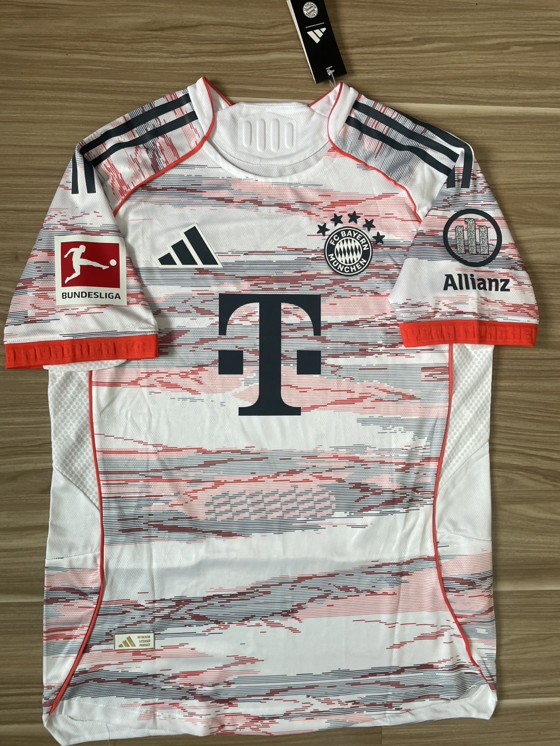 เสื้อฟุตบอลบาเยิน พร้อมชื่อ เบอร์ + อามลีค PLAYER 2025