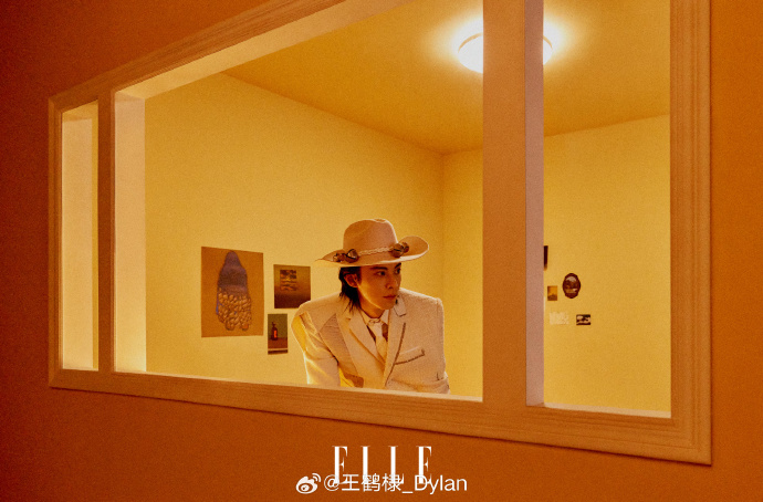 Pre - นิตยสาร ELLE หวังเห้อตี้ Dylanwang Wanghedi 2025+แถม