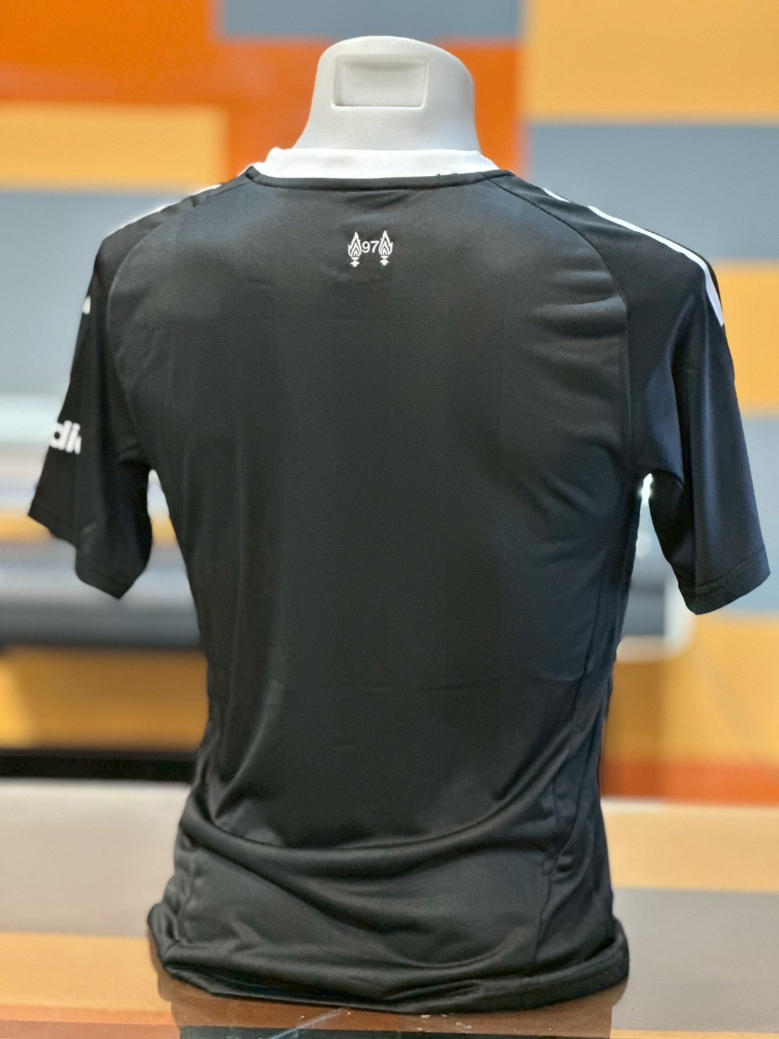 2025-26 เสื้อฟุตบอลลิเวอร์พูล สีดำ สำหรับผู้ชาย Fans Edition เกรดแฟนบอล SIZE S-2XL