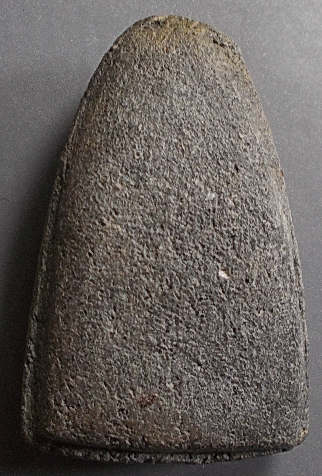 ลป.ทวด พิมพ์ใหญ่หัวมน เนื้อเทาดำ วัดประสาท ปี 06