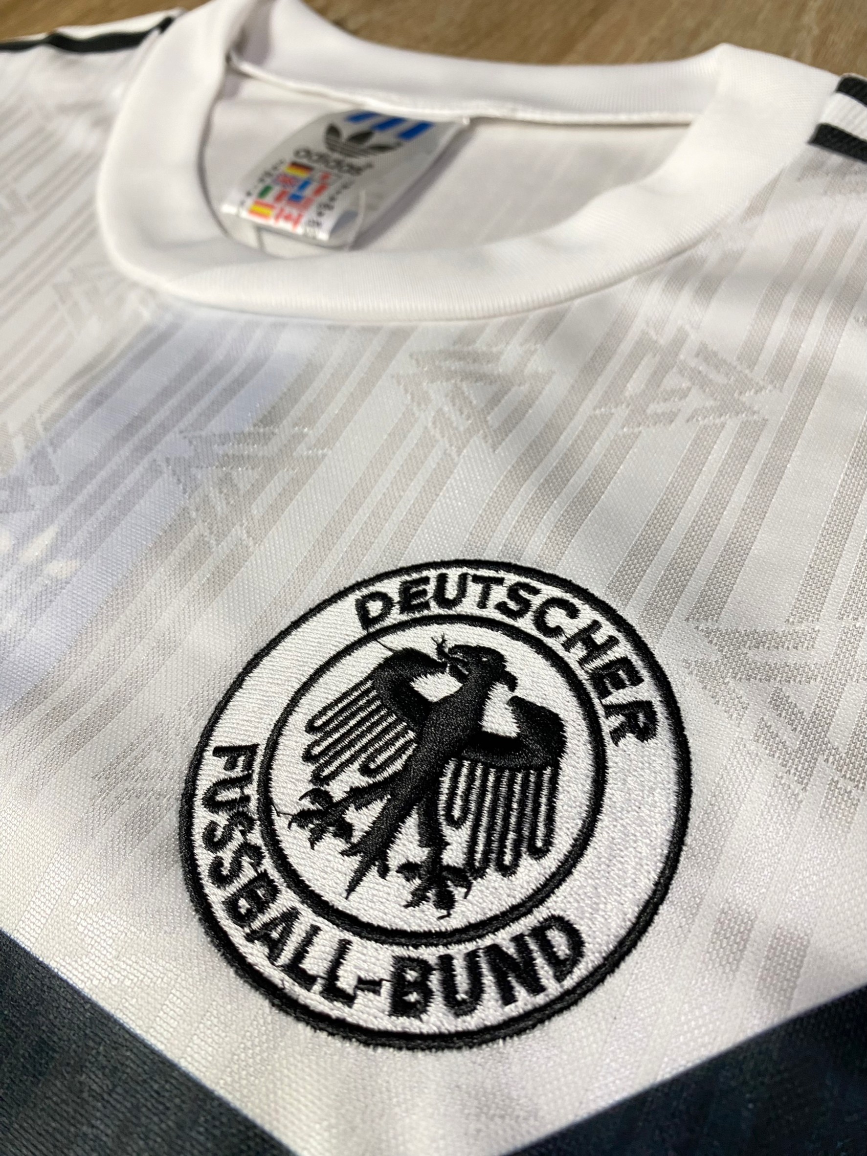 Retro เสื้อฟุตบอลย้อนยุค ทีมชาติ Germany Home เยอรมัน เหย้า ชุดแชมป์ฟุตบอลโลก ปี 1990