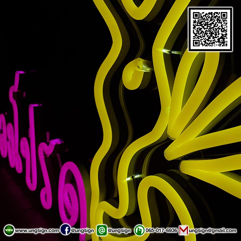 ป้ายไฟ นีออนเฟรค NeonFlex "ของโปรด" ไฟสีชมพู สีเหลือง ติดลงบนอะคริลิคใส รับผลิตตามรูปแบบที่ต้องการ