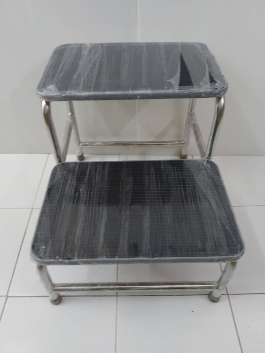 บันไดขึ้นเตียง สแตนเลส 2ขั้น *ค่าส่งชำระปลายทาง*