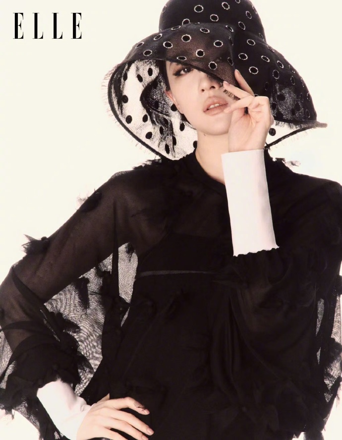 Pre - นิตยสาร ELLE หลิวอี้เฟย LiuYifei 2025+การ์ด