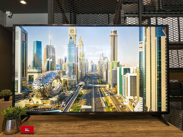 LG UHD 4K Smart TV รุ่น 55UN7300