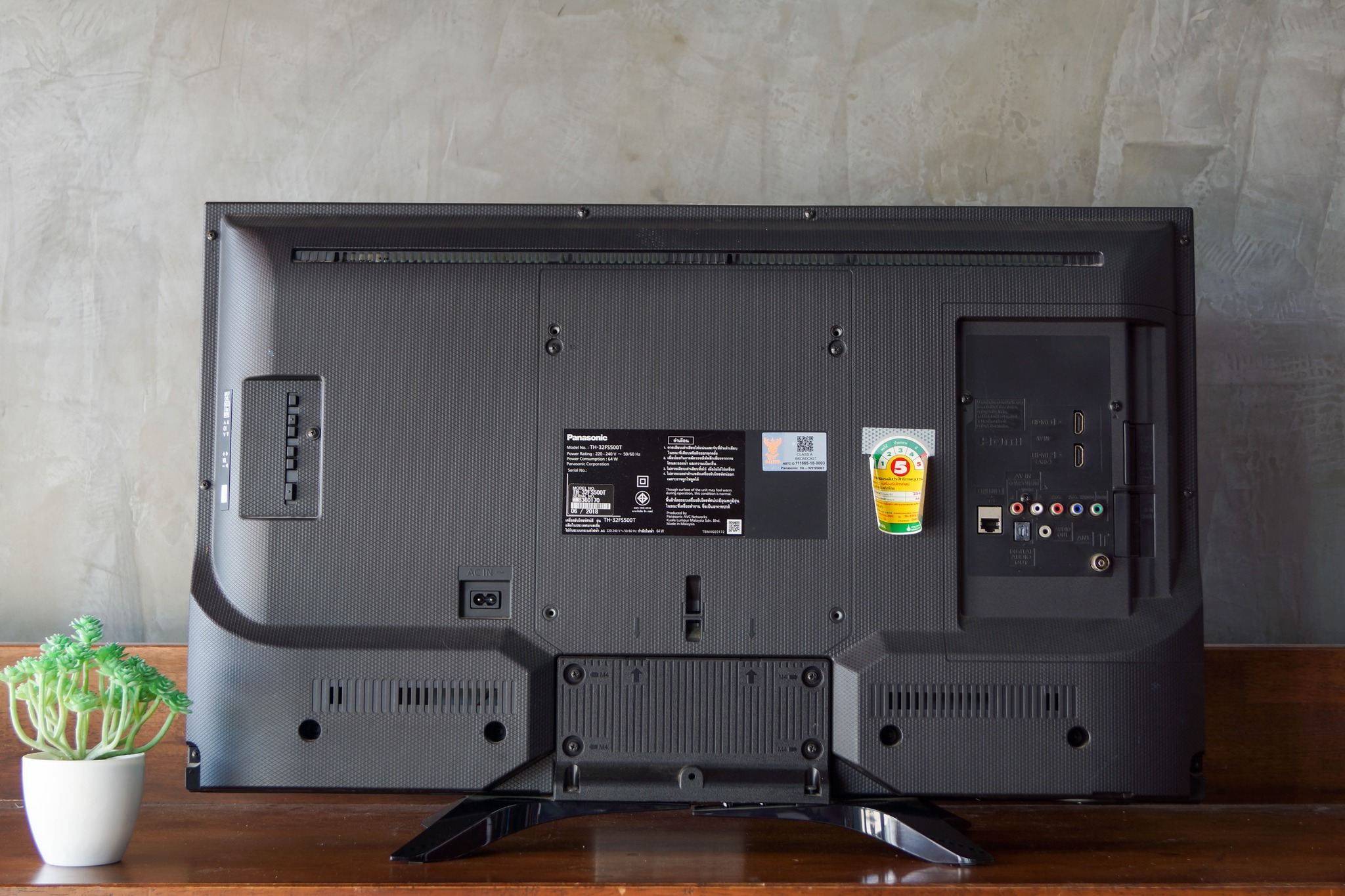 PANASONIC ทีวี FHD LED (32", Smart) รุ่น TH-32FS500T