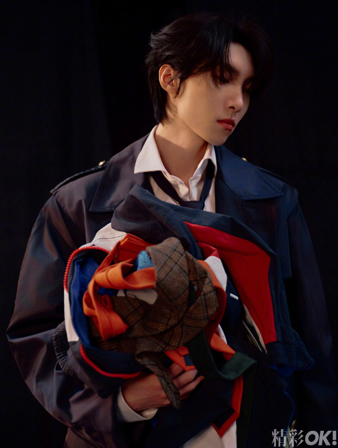 Pre - นิตยสาร 精彩OK! 赵磊 ZhaoLei จ้าวเหล่ย 2024+โฟโต้การ์ด 6 ใบ