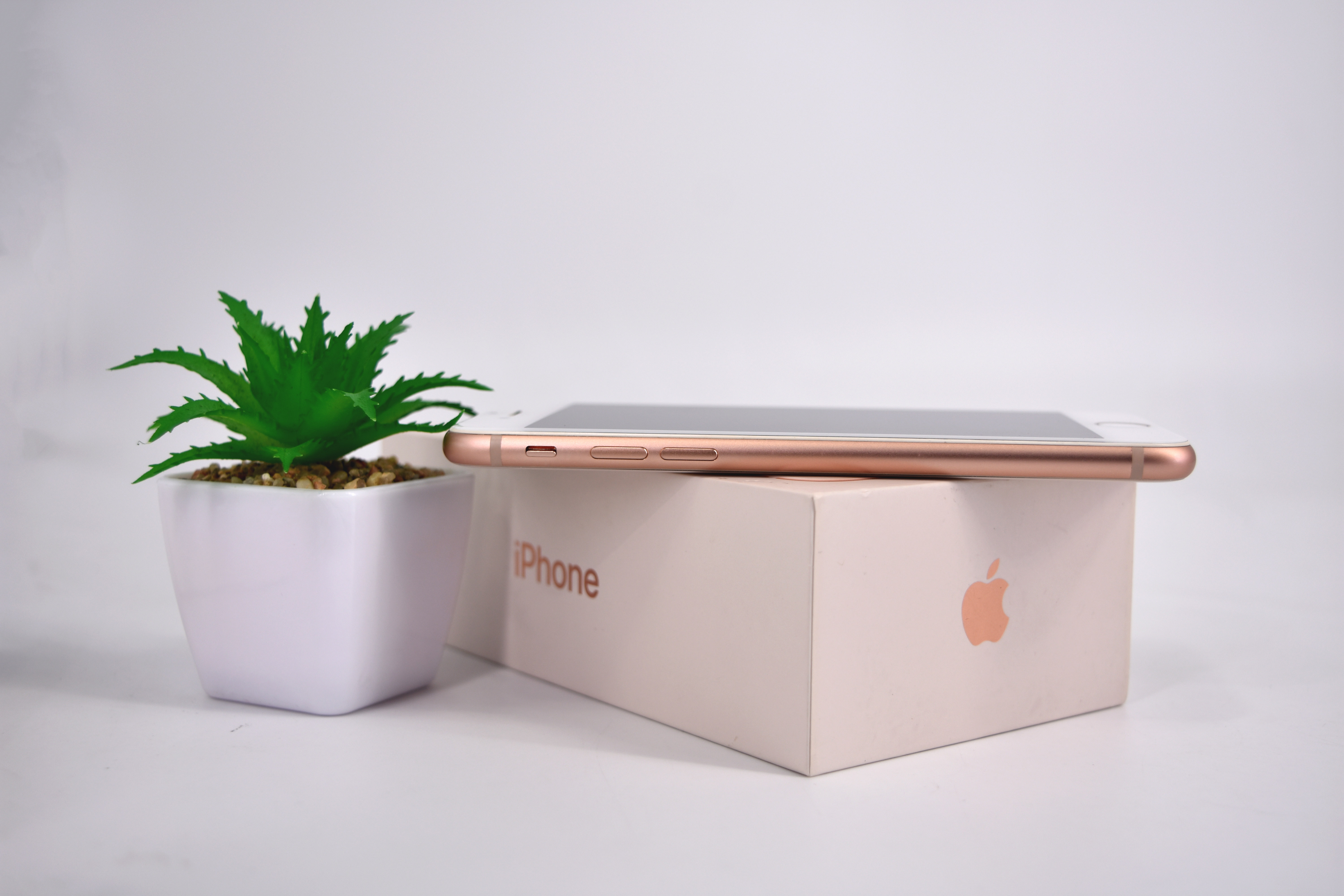 iPhone 8 64GB Gold