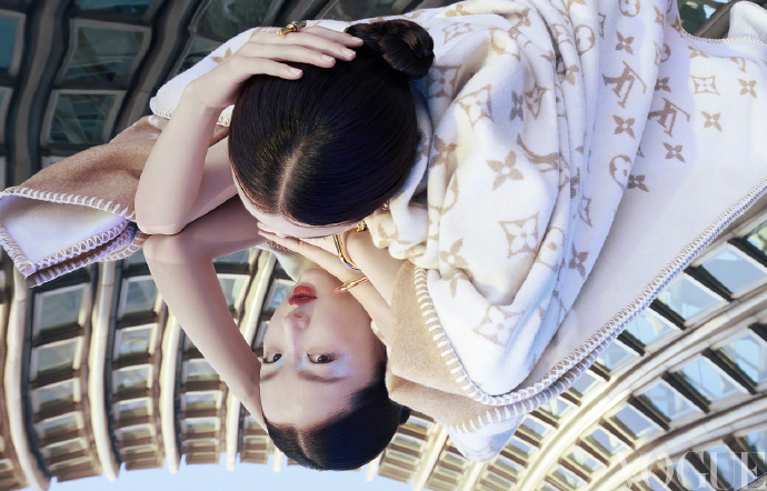 Pre - นิตยสาร VOGUE โจวตงอวี่ ZhouDongyu 2025