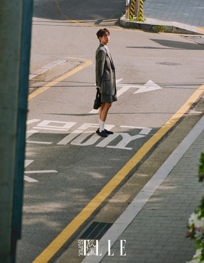 Pre - นิตยสาร Super ELLE YuJingTian อวี๋จิ่งเทียน Tony 2024