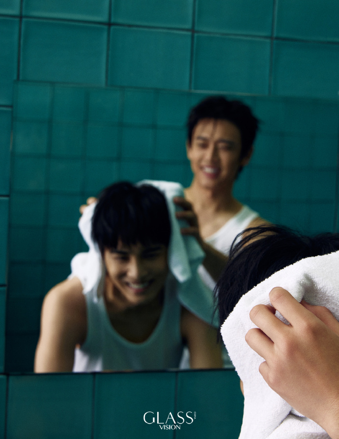 Pre - นิตยสาร GLASS VISION หวังเทียนเฉิน WangTianChen & Guzicheng กู่จื่อเฉิง 2025+การ์ด