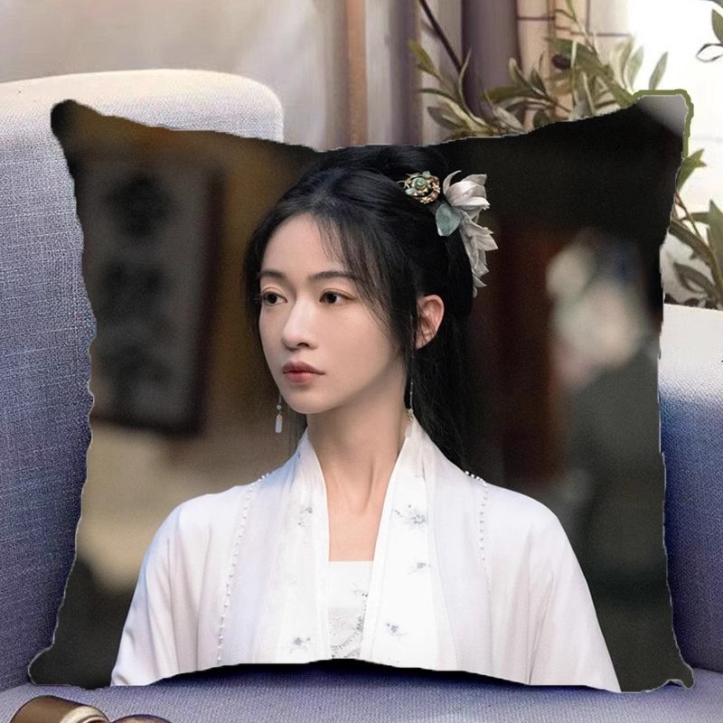 Pre - หมอนลายอู๋จิ่นเหยียน WuJinyan 35 cm(ไม่ใช่สินค้าอฟช.)