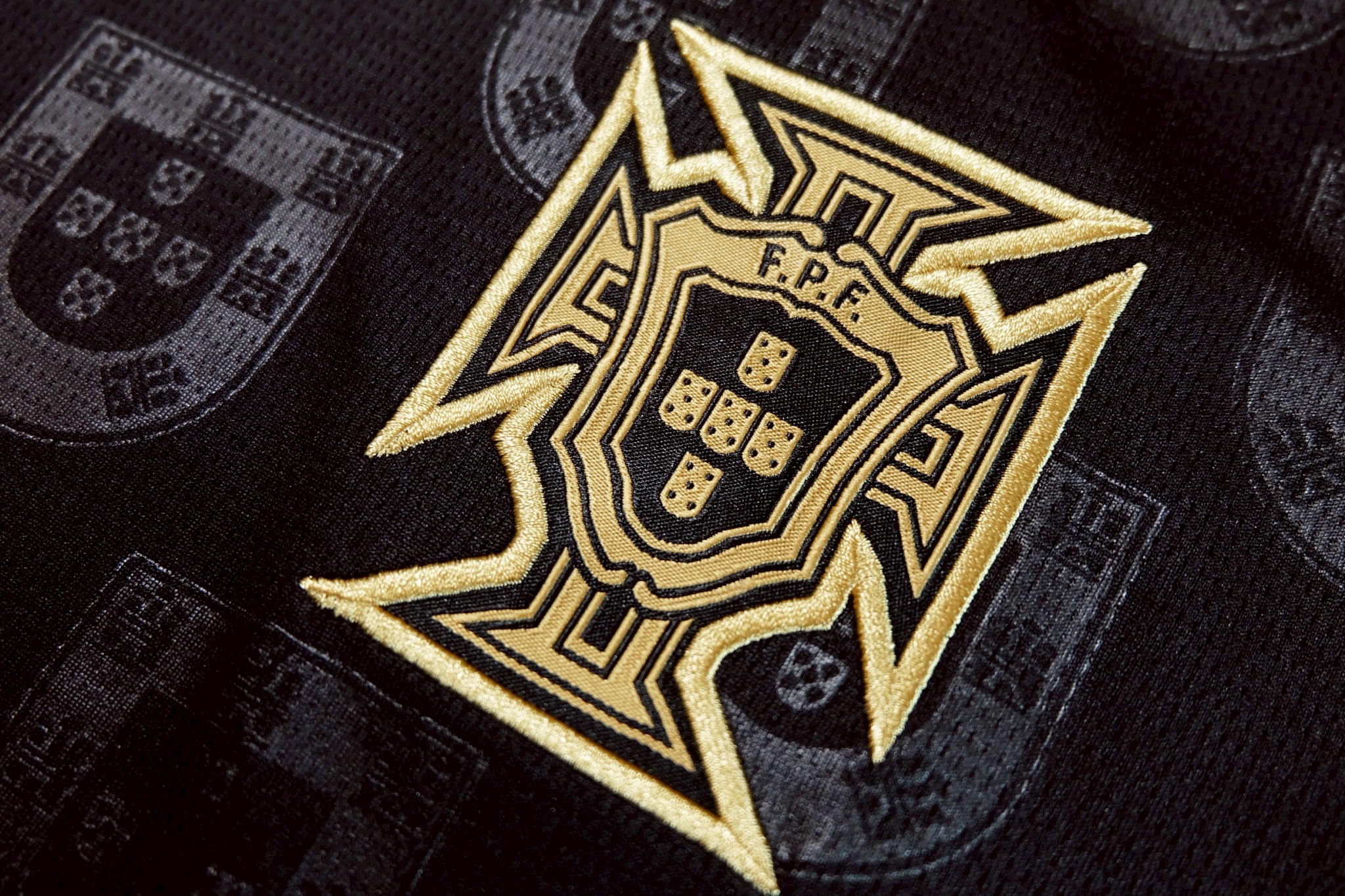 2026-27 มาใหม่ เสื้อฟุตบอลทีมชาติโปรตุเกส สีดำ สำหรับผู้ชาย Fans Edition เกรดแฟนบอล Size S-2XL