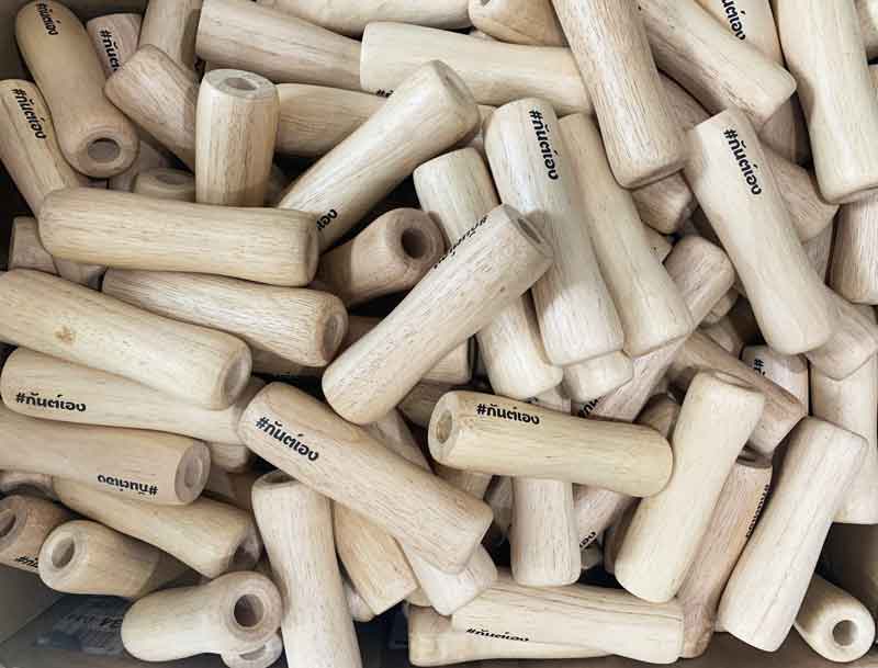 พิมพ์สกรีนด้ามไม้ ชิ้นส่วนไม้