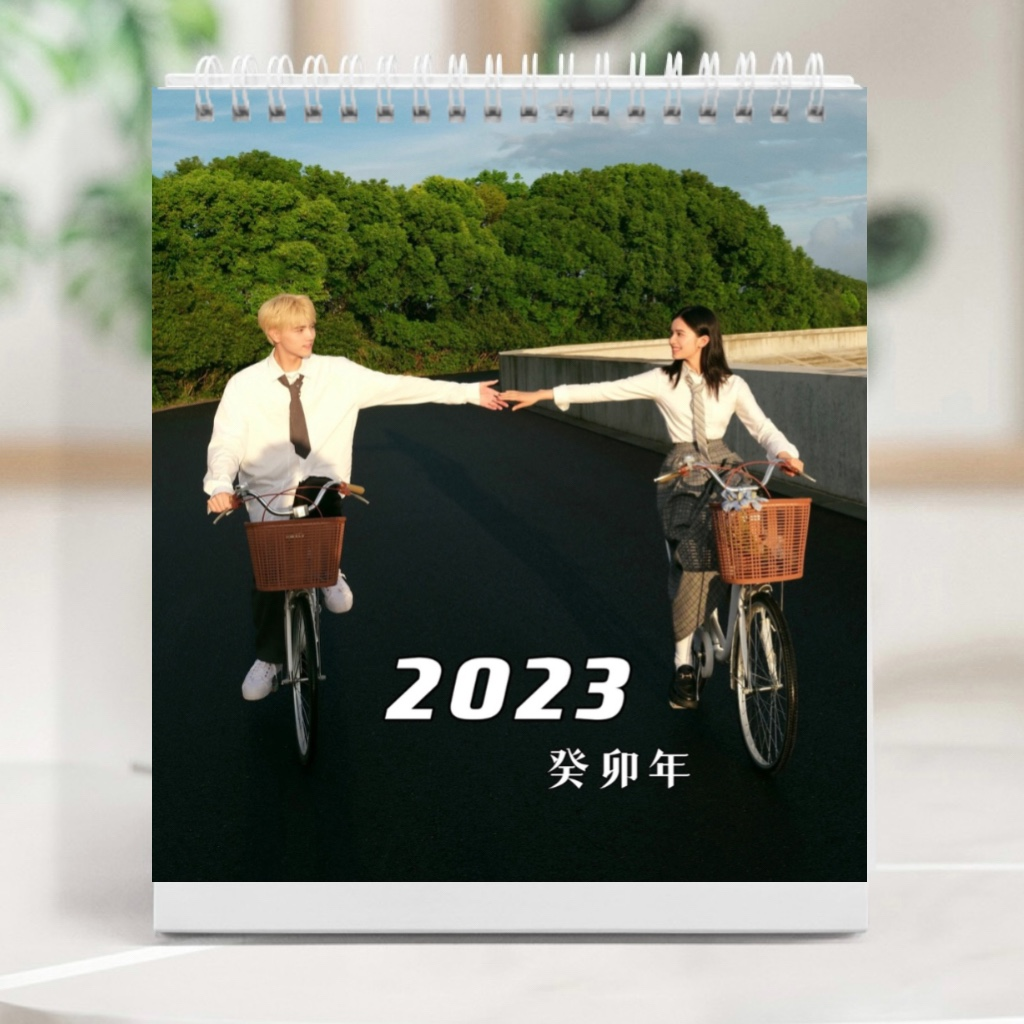 Pre - ปฏิทินตั้งโต๊ะลาย ไฟแช็กกับชุดเจ้าหญิง LighterAndPrincess 2023