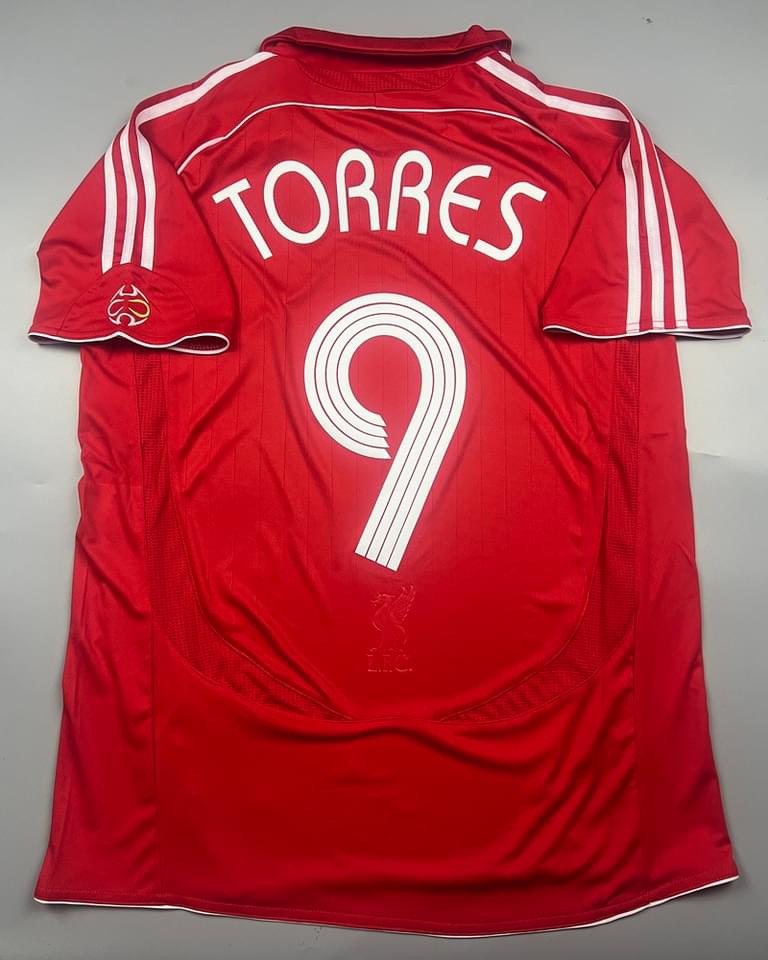 RETRO เสื้อฟุตบอลย้อนยุค เกรด Retro ลิเวอร์พลู สีแดง ปี 2006 Home สกรีนชื่อ GERRARD, TORRES, SUAREZ