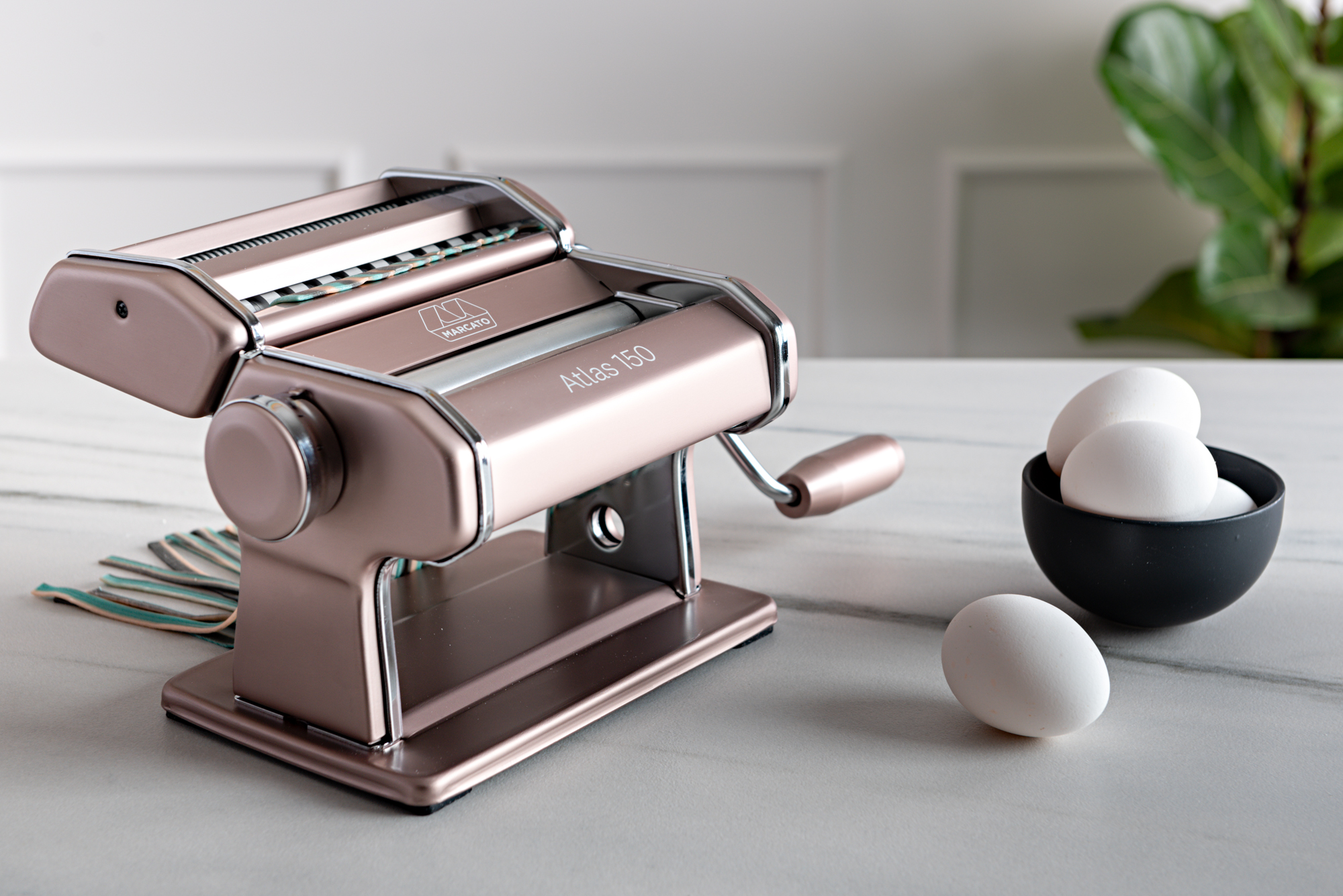 Marcato Atlas 150 Design (Made in Italy) เครื่องรีดแป้งและตัดเส้นบะหมี่,พาสต้า รุ่นสี เปลี่ยนหัวตัดเส้นได้ พร้อมรับประกันจากโรงงานผู้ผลิต 2 ปี หากใช้ในครัวเรือนและ 1 ปี หากใช้ในเชิงพาณิชย์