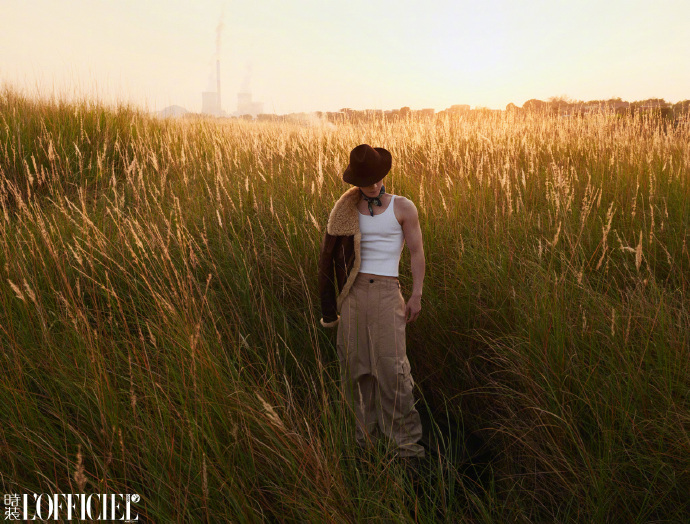 Pre - นิตยสาร L’Officiel China อี้ชิง zhangyixing 1/2024