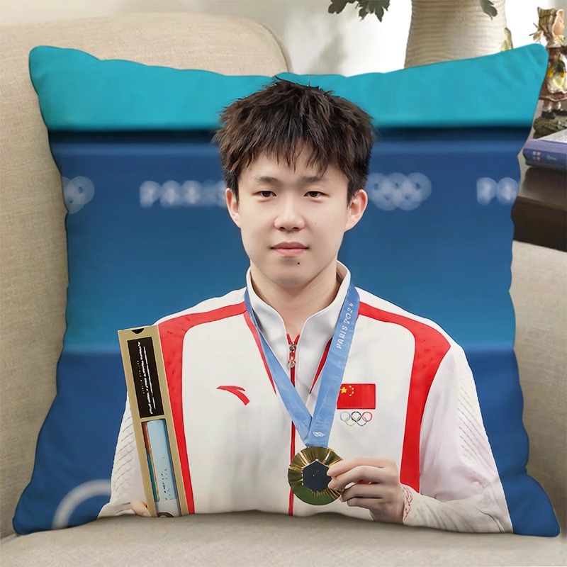 Pre - หมอนลายหวังฉู่ชิน WangChuqin 王楚钦 (ไม่ใช่สินค้าอฟช.) 40 cm