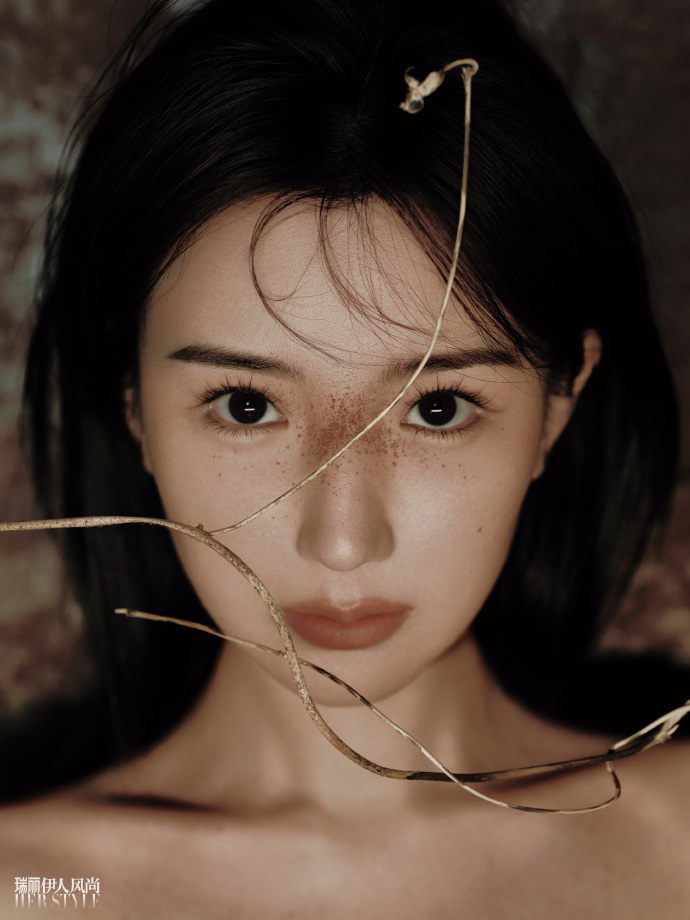 Pre - [瑞丽伊人风尚] นิตยสาร Herstyle เหมาเสี่ยวถง MaoXiaoTong 2025