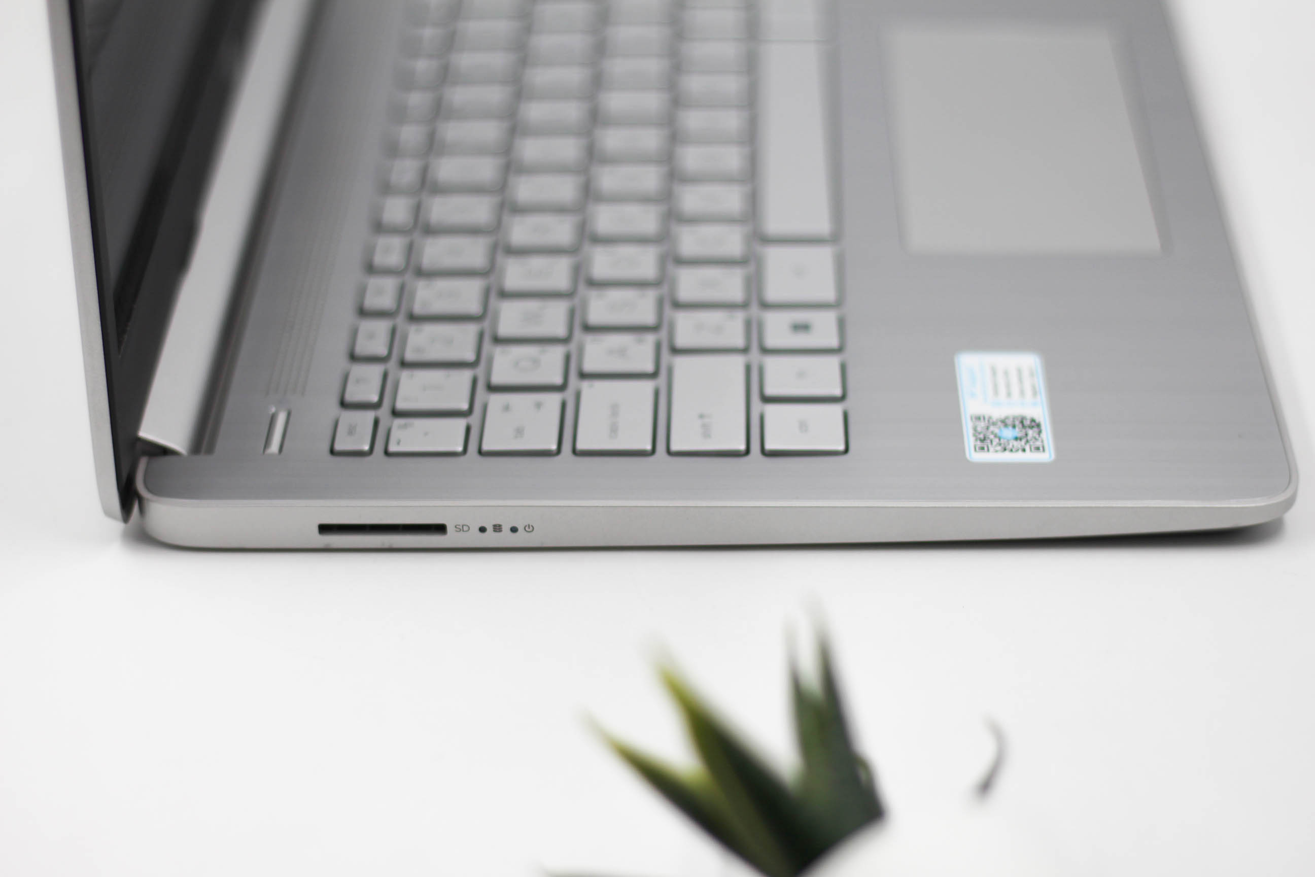 HP 14S-FQ0558AU (NATURAL SILVER)