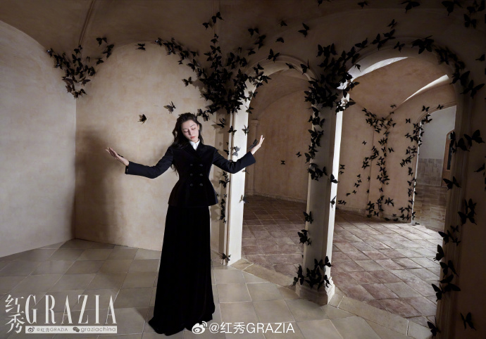 Pre - นิตยสาร Grazia ตี๋ลี่เร่อปา Dilireba 2023 - ระบุ