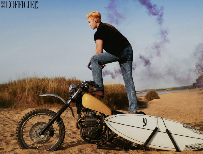 Pre - นิตยสาร L’Officiel China อี้ชิง zhangyixing 1/2024