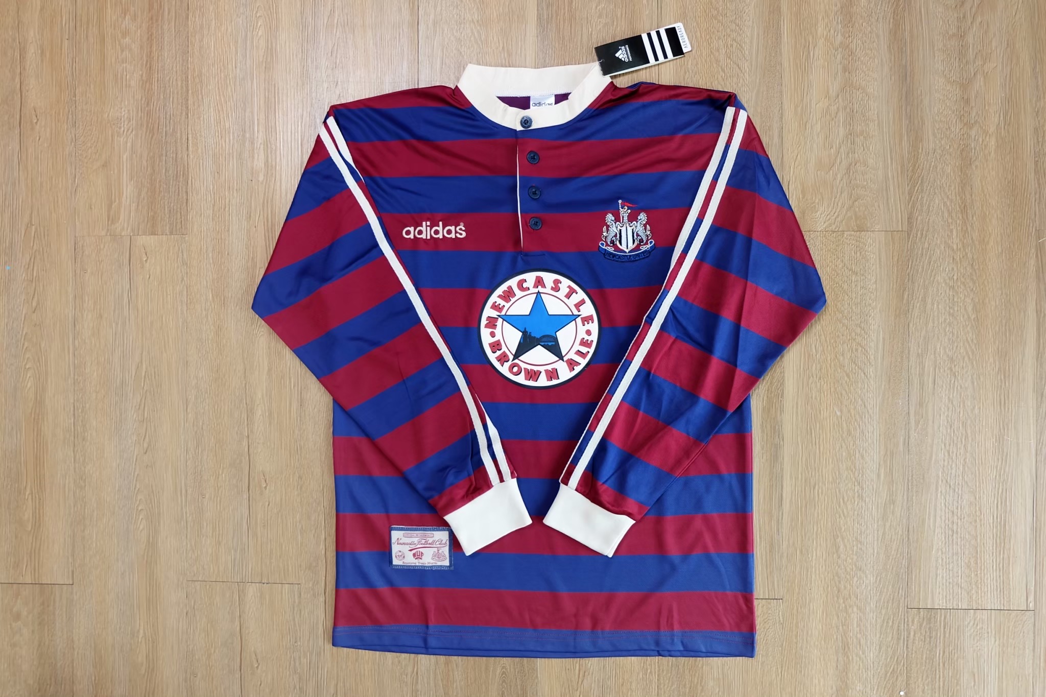 Retro เสื้อฟุตบอลนิวคาสเซิล แขนยาว 1995-96