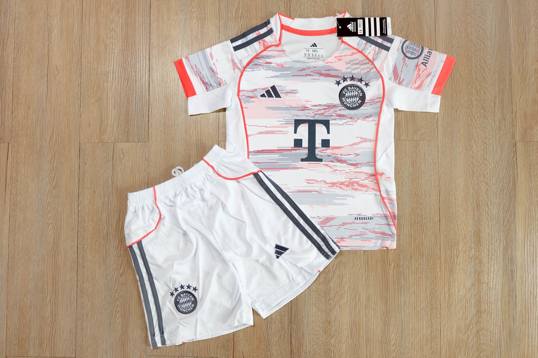 ชุดฟุตบอลเด็ก – ทีมบาเยิน เยือน Fans Edition เกรดเเฟนบอล 2025