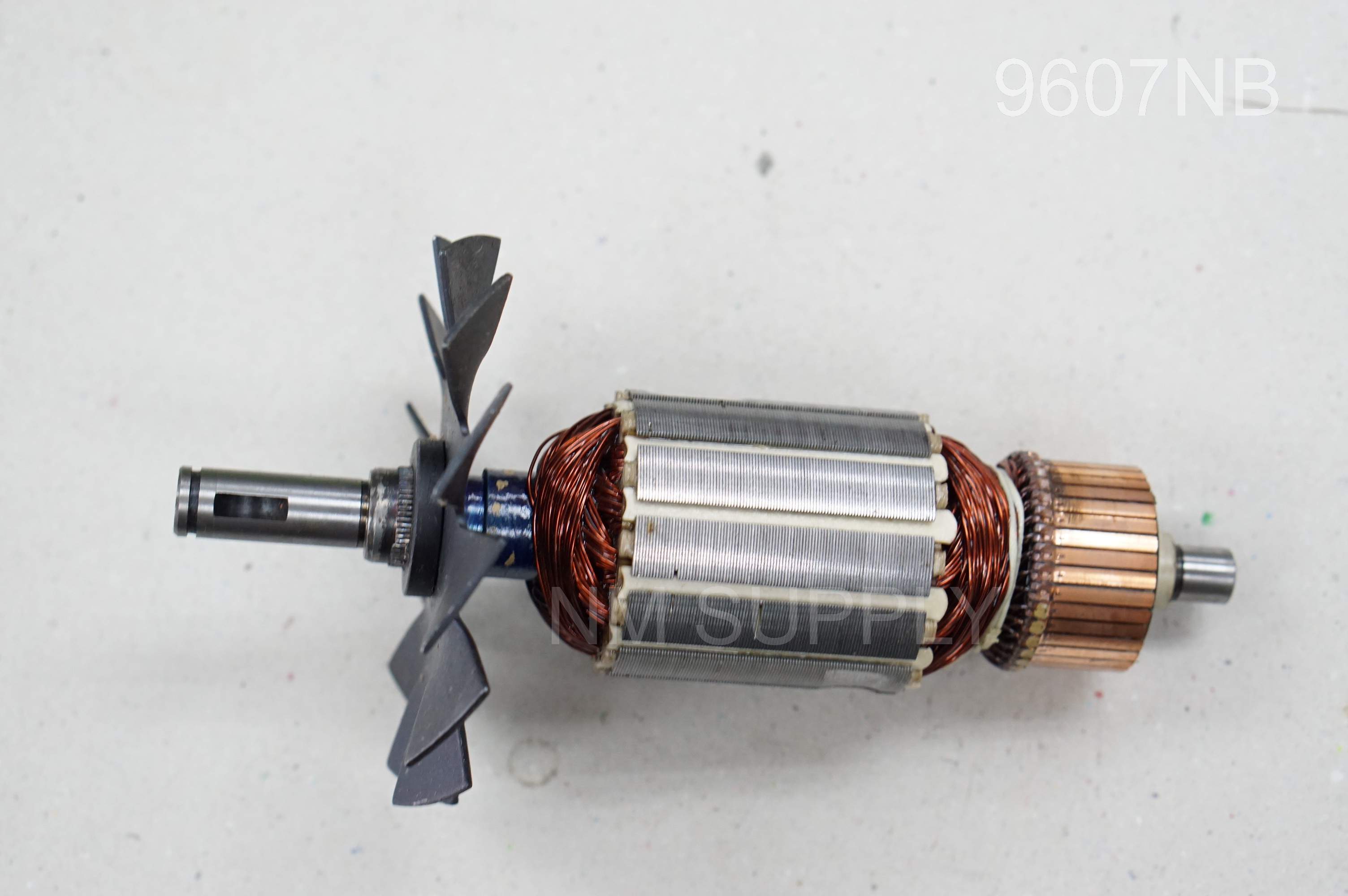 ทุ่นหินเจียร์ 9607NB