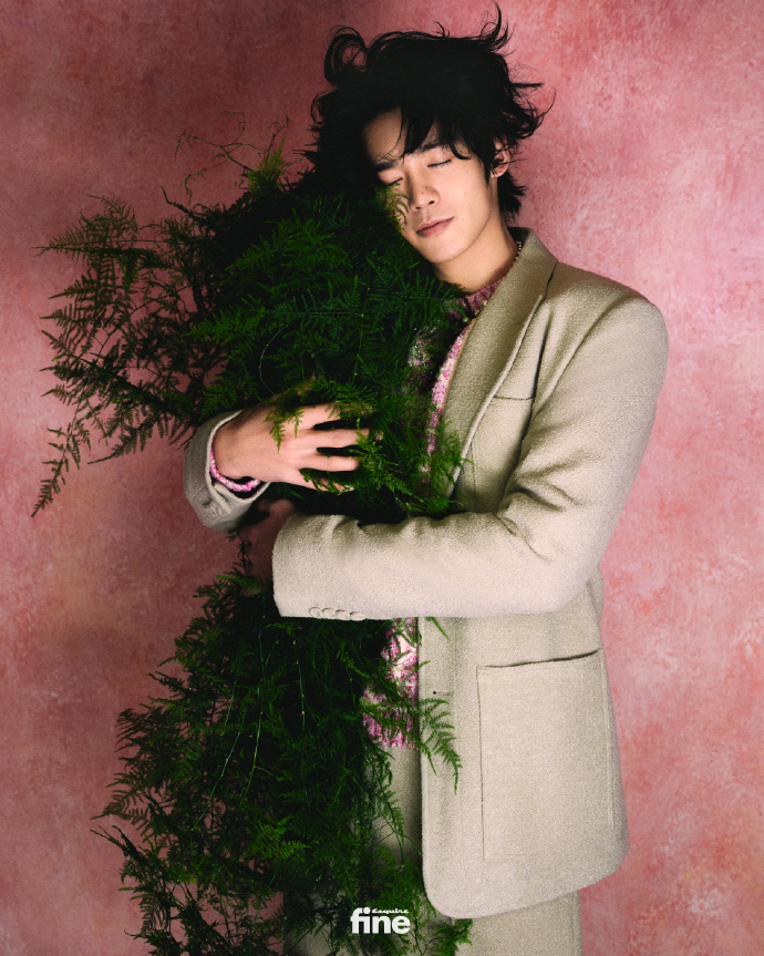 Pre - นิตยสาร ESQUIRE FINE อวี๋ซื่อ Yushi 2024 +การ์ด 4