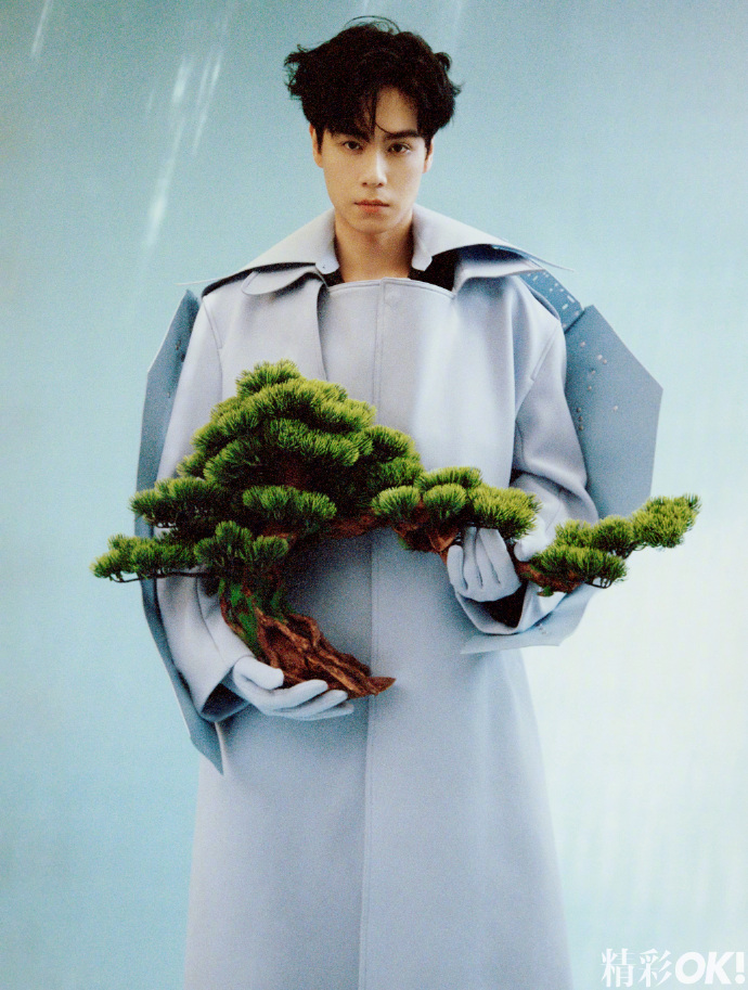 Pre - นิตยสาร OK หูอี้เทียน HuYitian 2024+ การ์ด 6