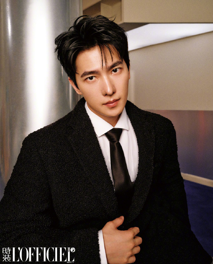 Pre - นิตยสาร L’Officiel หยางหยาง YANGYANG扬扬 2024