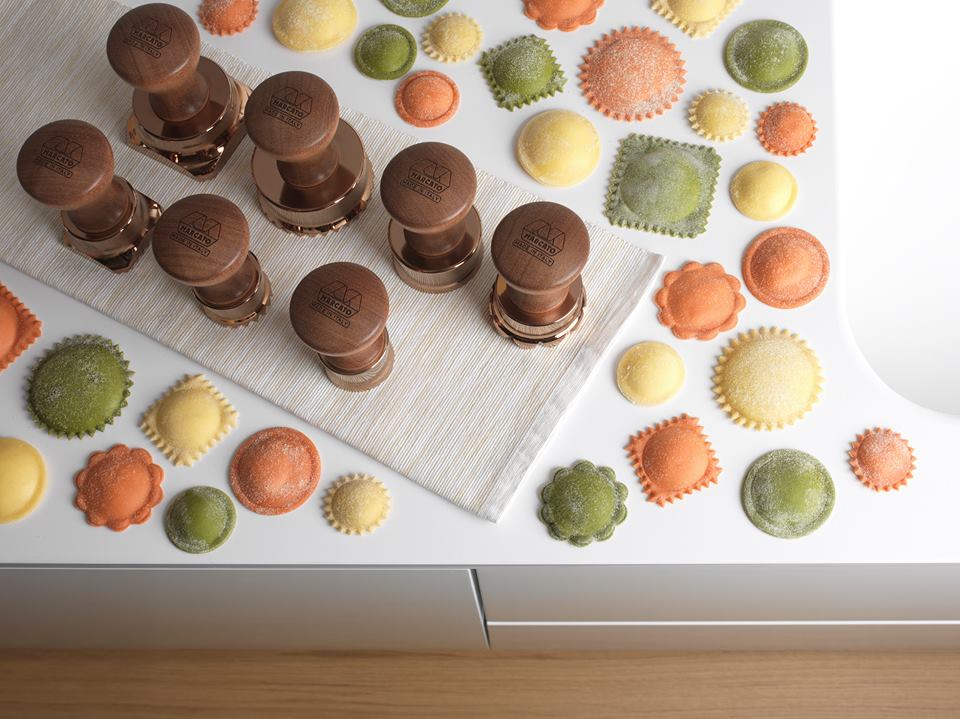 Ravioli Stamp ที่กดสำหรับทำเกี้ยว Ravioli มีทั้งหมด 4 รูปทรง 5 ขนาด พร้อมรับประกัน 1 ปี