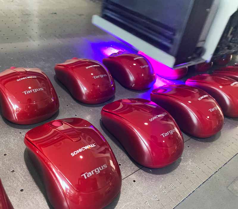 พิมพ์พลาสติกหลุม | พิมพ์พลาสติกโค้ง | สกรีนพลาสติกหลุม | สกรีนพลาสติกโค้ง | พิมพ์วัสดุโค้ง | สกรีนวัสดุโค้ง | จำนวนน้อย