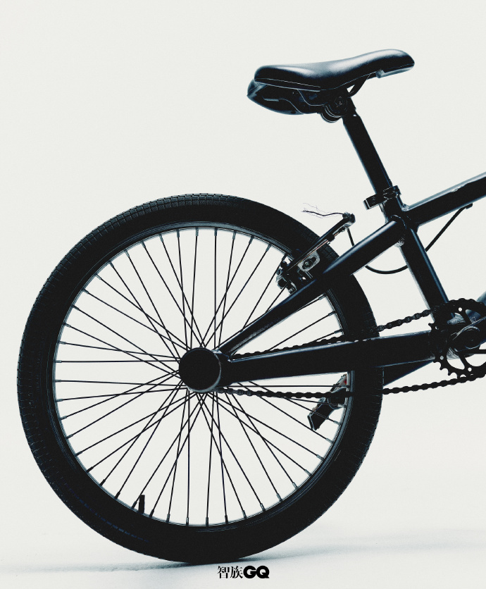 Pre - นิตยสาร GQ หน้าภายใน หวงจวิ้นเจี๋ย Huangjunjie 2024