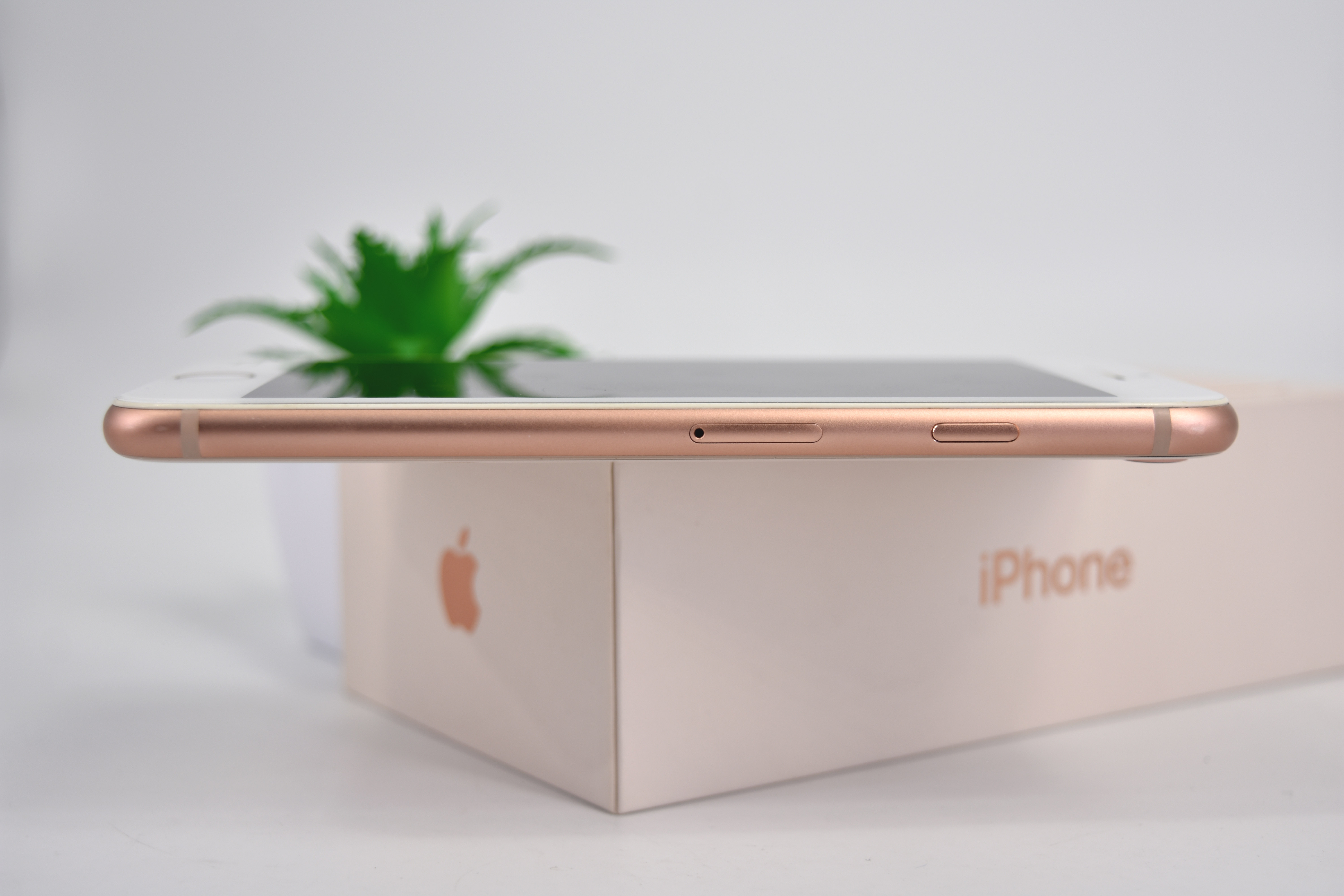 iPhone 8 64GB Gold