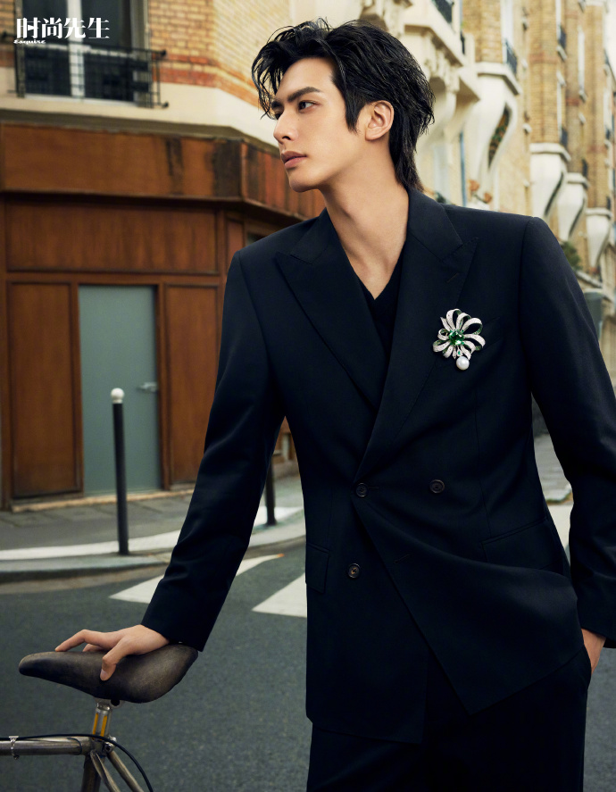 Pre - นิตยสาร Esquire ซ่งเวยหลง SongWeilong 2024