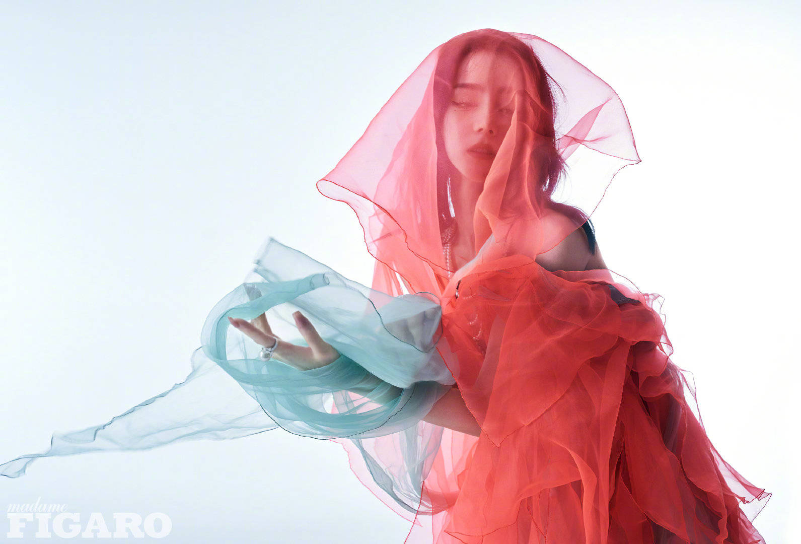 Pre - นิตยสาร Madame FIGARO ตี๋ลี่เร่อปา #Dilireba 2022