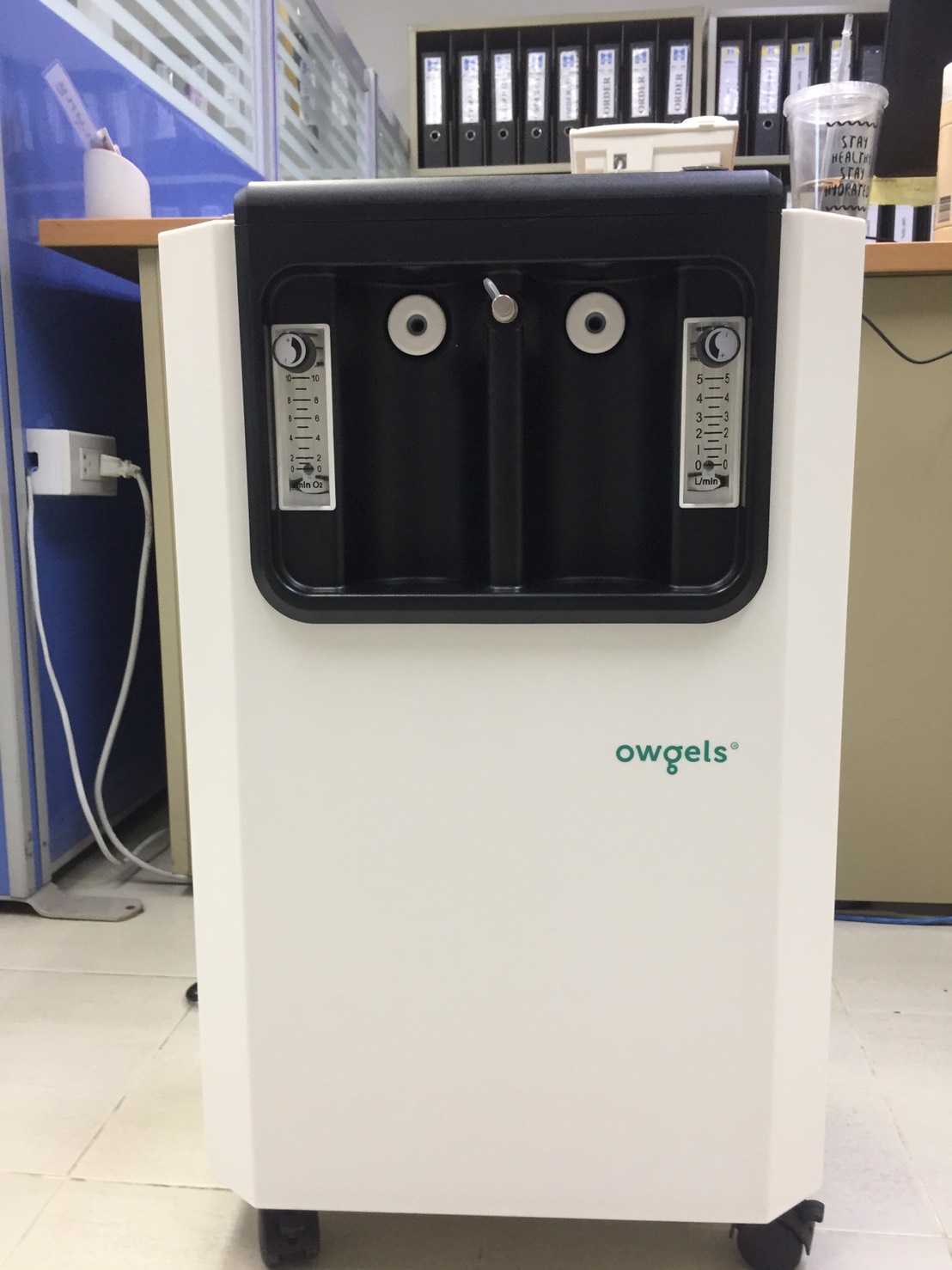 เครื่องผลิตออกซิเจน 10 ลิตร พ่นยาได้ ยี่ห้อ Owgel รุ่น OZ-5-01GW0
