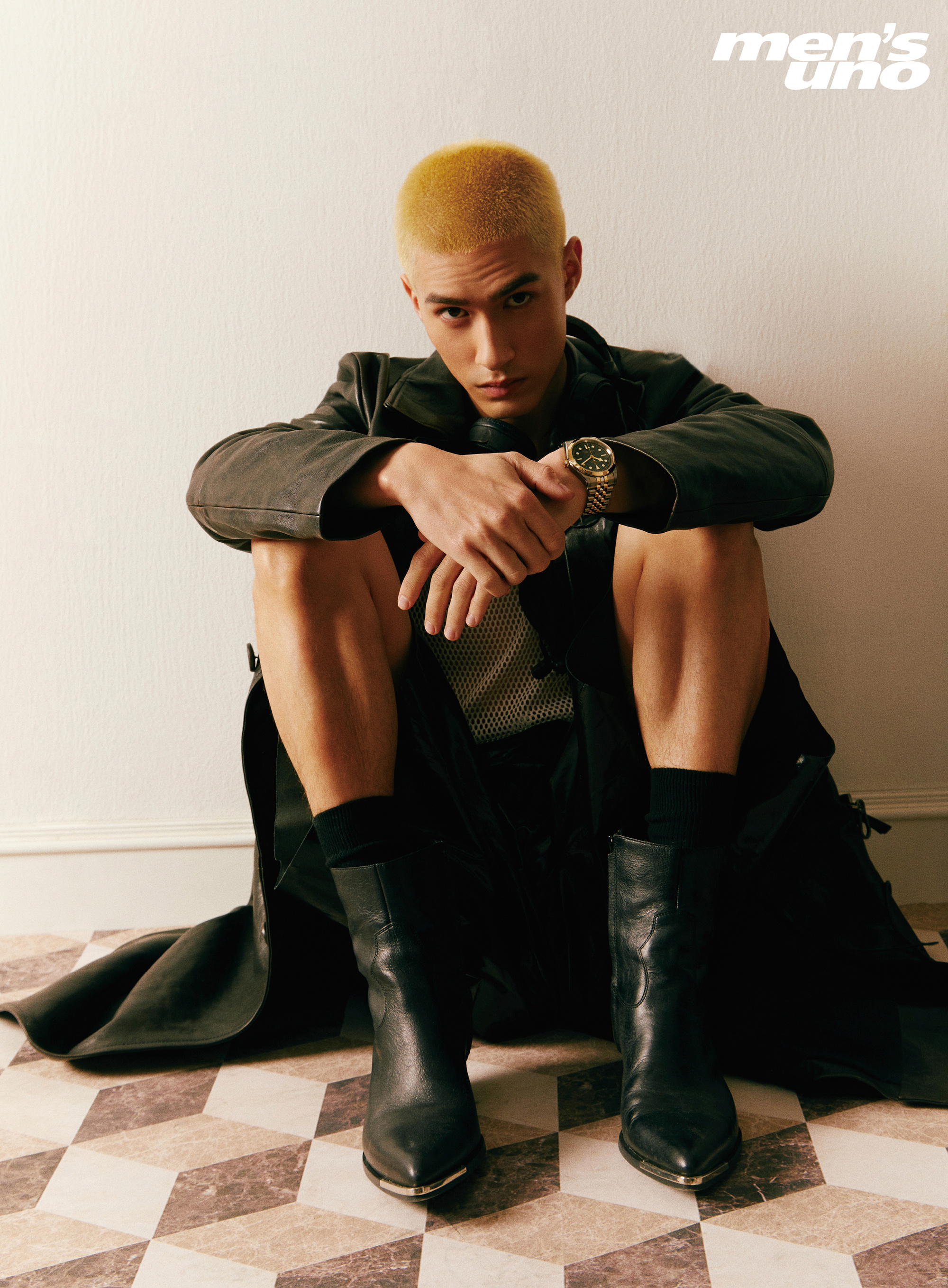 Pre - นิตยสาร men's uno INTO1 米卡 มิกะ Mika 2023 + โปสเตอร์ อฟช.