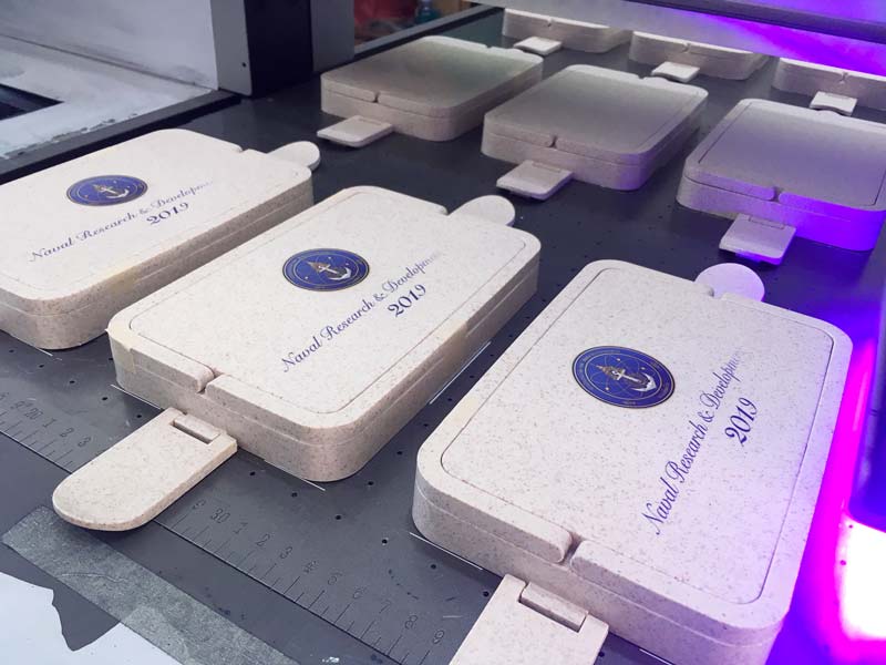 พิมพ์โลโก้บนกล่องข้าว สกรีนโลโก้บนกล่องใส่สินค้า สกรีนกล่องใส่ของ