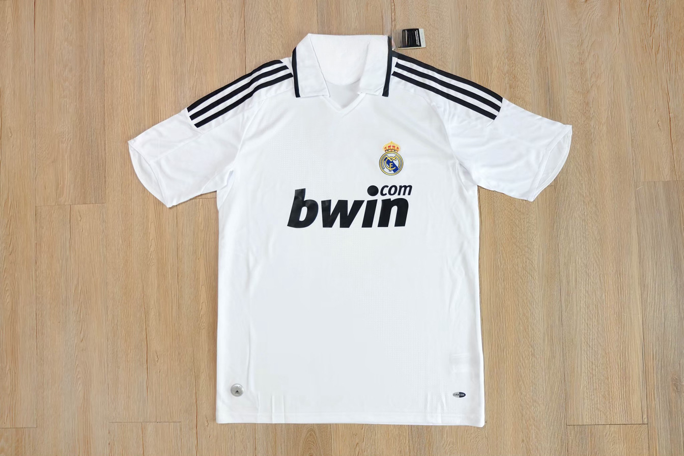 ใหม่ !! เสื้อฟุตบอล สโมสร เรอัล มาดริด ย้อนยุค เกรดแฟนบอล