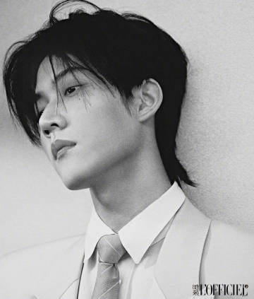 Pre - นิตยสาร L’Officiel China โจวเคออวี่ Zhoukeyu DanielZhou 2025+การ์ด