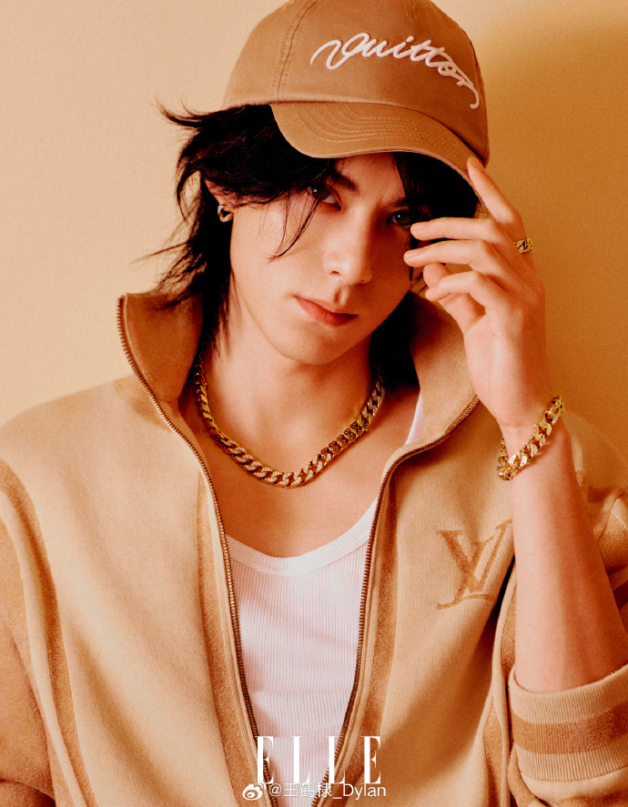 Pre - นิตยสาร ELLE หวังเห้อตี้ Dylanwang Wanghedi 2025+แถม