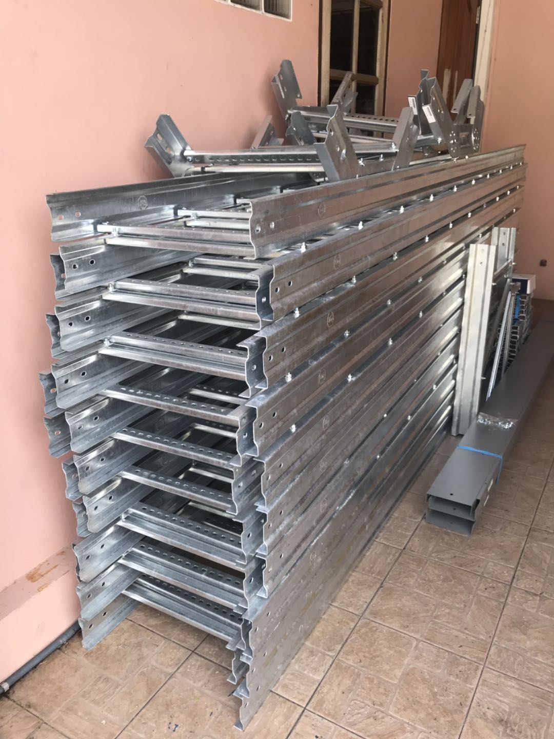KLSG รางเคเบิ้ลแลดเดอร์ ชุบกัลวาไนซ์ Hot Dip Galvanized Cable Ladder