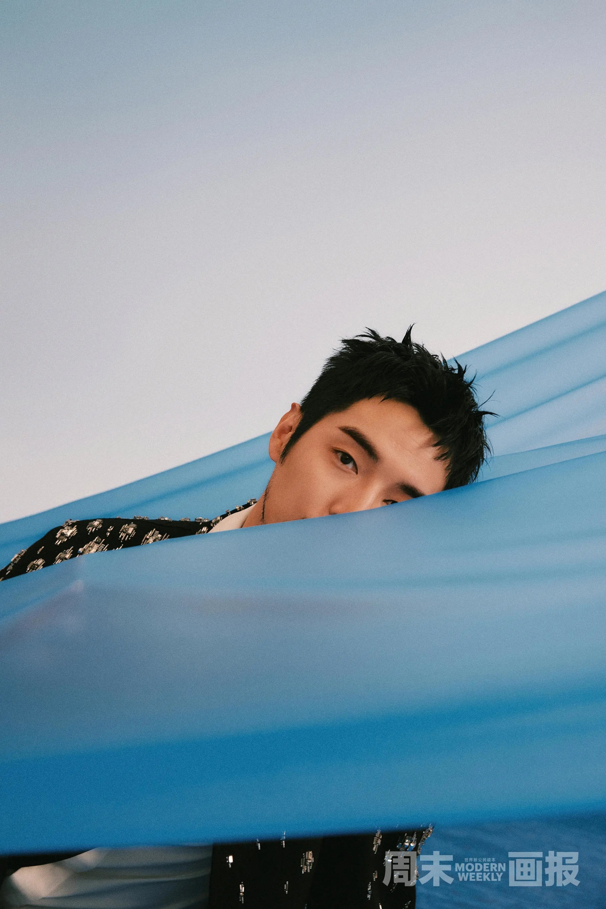 Pre - นิตยสาร Modern Weekly 金世佳 จินชื่อเจีย JinShiJia 2024